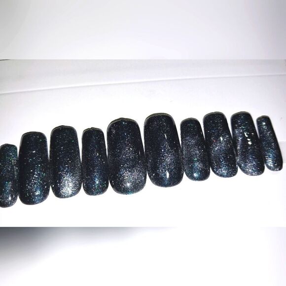 Hand crafted custom 10pc acrylic press on nails - Picture 6 of 7